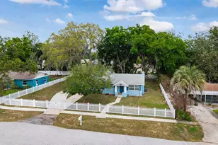 111 E Charlotte Ave, Eustis, FL 32726 - Photo 12