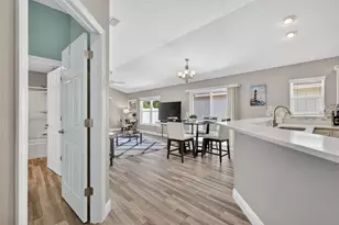 9203 SE 167th Ford St, The Villages, FL 32162 - Photo 4