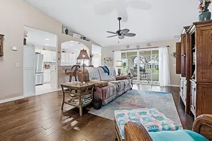 347 Bentwood Dr, Leesburg, FL 34748 - Photo 6