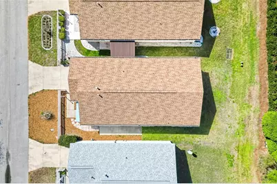 17470 SE 93rd Vine Avenue, The Villages, FL 32162 - Photo 4