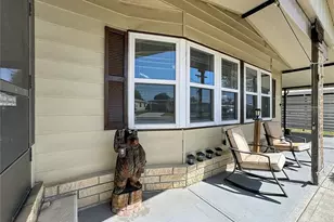 1437 Mohawk Cir, Tavares, FL 32778 - Photo 4