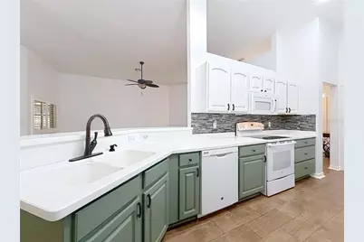 507 Dowling Circle, Lady Lake, FL 32159 - Photo 16