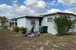 1023 Capella Dr, Tavares, FL 32778 - Photo 4