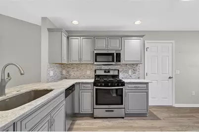 17559 SE 81st Parnassus Court, The Villages, FL 32162 - Photo 10