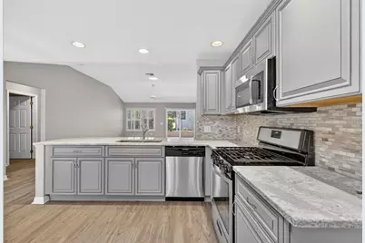 17559 SE 81st Parnassus Court, The Villages, FL 32162 - Photo 14