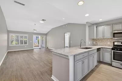 17559 SE 81st Parnassus Court, The Villages, FL 32162 - Photo 4