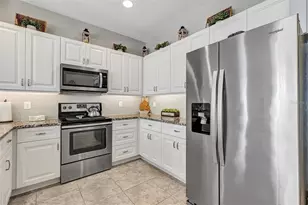 26954 White Plains Way, Leesburg, FL 34748 - Photo 10