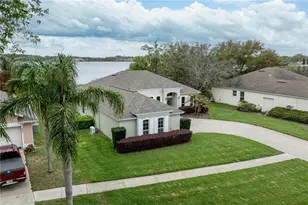 3804 Bayshore Cir, Tavares, FL 32778 - Photo 4