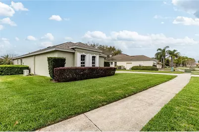 3804 Bayshore Circle, Tavares, FL 32778 - Photo 6