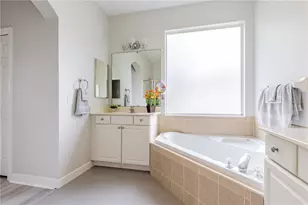 3804 Bayshore Cir, Tavares, FL 32778 - Photo 28