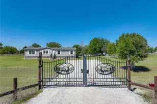 8507 Strawberry Fields Ct, Howey in the Hills, FL 34737 - Photo 1