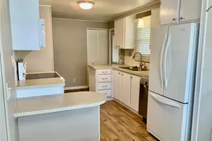 8 Orangewood Dr, Fruitland Park, FL 34731 - Photo 6