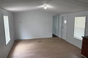 654 NW 6th Ave, Webster, FL 33597 - Photo 4