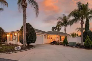 1116 Elizabeth Ct, The Villages, FL 32162 - Photo 2