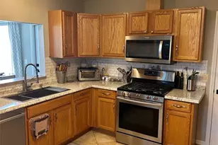 17353 SE 76th Flintlock Terrace, The Villages, FL 32162 - Photo 8