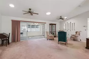 828 Dundee Cir, Leesburg, FL 34788 - Photo 4