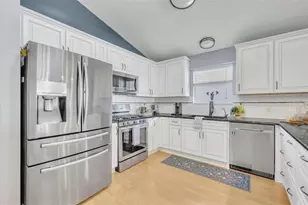 16867 SE 80th Ashgrove Terrace, The Villages, FL 32162 - Photo 10