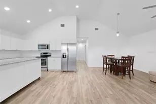 342 NW 9th Ave, Webster, FL 33597 - Photo 4