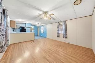 31621 S Lake Dr, Eustis, FL 32736 - Photo 16