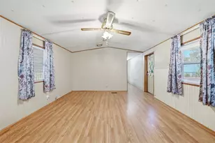 31621 S Lake Dr, Eustis, FL 32736 - Photo 14