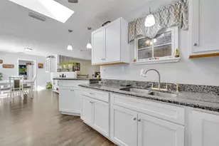 26721 Bloomfield Ave, Yalaha, FL 34797 - Photo 14