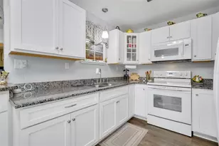 26721 Bloomfield Ave, Yalaha, FL 34797 - Photo 10