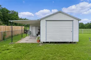 515 Boitnott Ln, Bushnell, FL 33513 - Photo 2
