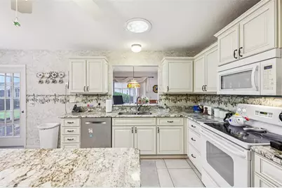 3252 Palatine Court, The Villages, FL 32162 - Photo 16