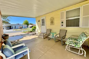 529 Rainbow Blvd, The Villages, FL 32159 - Photo 2