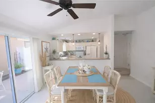 437 Jarquin Way, The Villages, FL 32162 - Photo 6