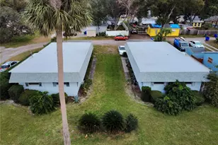 822 N New Hampshire Ave, Tavares, FL 32778 - Photo 1