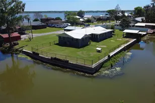 664 Cr 467, Lake Panasoffkee, FL 33538 - Photo 4