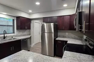 25829 Westmoreland St, Sorrento, FL 32776 - Photo 4