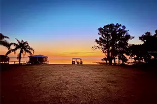 33942 Linda Ln, Leesburg, FL 34788 - Photo 2