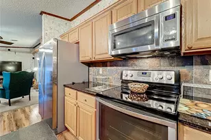 1658 Elkhart Cir, Tavares, FL 32778 - Photo 6