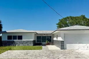 584 Crystal Dr, Madeira Beach, FL 33708 - Photo 2