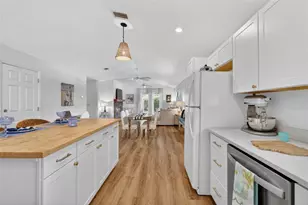 1984 Golden Palm Cir, Tavares, FL 32778 - Photo 8