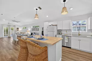 1984 Golden Palm Cir, Tavares, FL 32778 - Photo 2