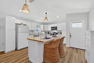 1984 Golden Palm Cir, Tavares, FL 32778 - Photo 10