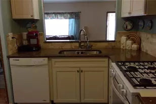 1637 Cr 434, Lake Panasoffkee, FL 33538 - Photo 10