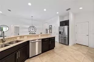 10396 Silver Maple Ave, Oxford, FL 34484 - Photo 8