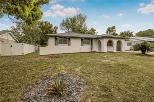 2710 Lakewood Ln, Eustis, FL 32726 - Photo 22