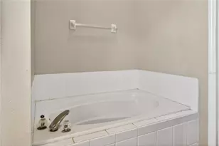 28931 Beauclaire Dr, Tavares, FL 32778 - Photo 20