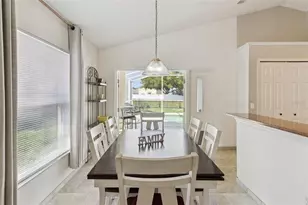 2133 Hunters Greene Dr, Lakeland, FL 33810 - Photo 10