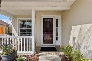 2133 Hunters Greene Dr, Lakeland, FL 33810 - Photo 2