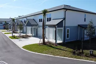 1075 E Caroline St, Tavares, FL 32778 - Photo 6