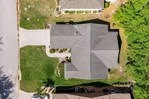 9175 SE 169th Bentley St, The Villages, FL 32162 - Photo 8