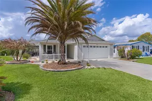 733 Jason Dr, Lady Lake, FL 32159 - Photo 2