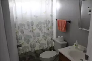 6807 Mt Pleasant Rd NE, Saint Petersburg, FL 33702 - Photo 16