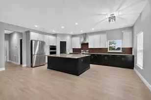 22431 Loop Rd, Groveland, FL 34736 - Photo 2